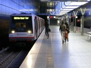 Hamburger U-bahn zuverlässig foto