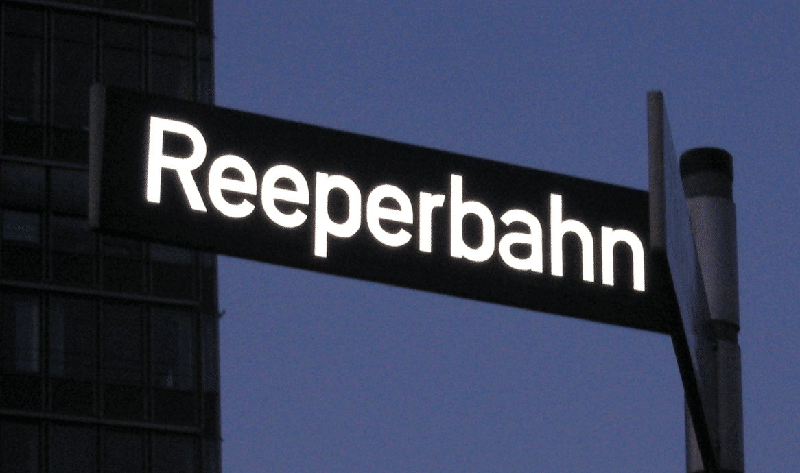 Straßenschild_reeperbahn_HH (1)